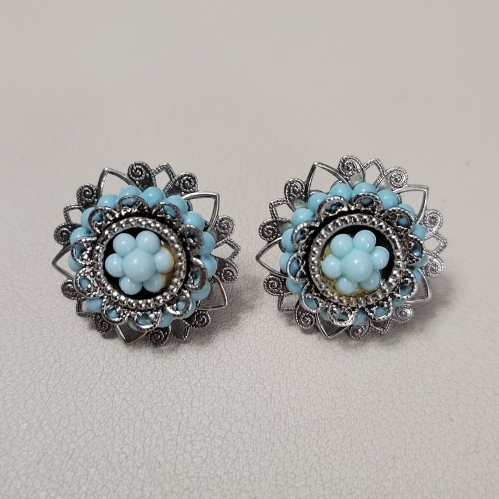 Vintage Unsigned Silver Tone Faux‎ Turquoise Blue Filigree Screw Back Earrings